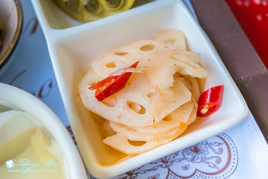 [桃園景點]蓮荷園休閒農場/桃園大王蓮/限重100公斤可站可躺/荷葉蓮子大餐還有蓮子剉冰超消暑