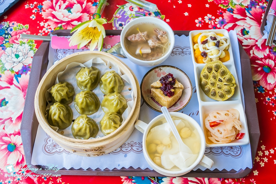 [桃園景點]蓮荷園休閒農場/桃園大王蓮/限重100公斤可站可躺/荷葉蓮子大餐還有蓮子剉冰超消暑