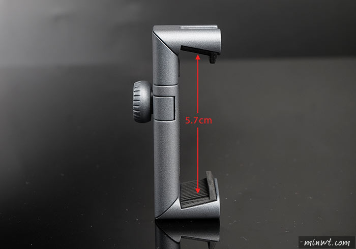 梅問題－Manfrotto TwistGrip來自義大利的鋁合金萬用手機夾，含冷靴座可加裝補光燈直播更方便