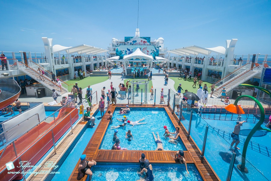 上順旅行社之星夢郵輪玩什麼?船上所有活動全紀錄/戶外泳池攀岩牆+室內VR賽車電競場/各種親子活動還有大型表演秀看不完