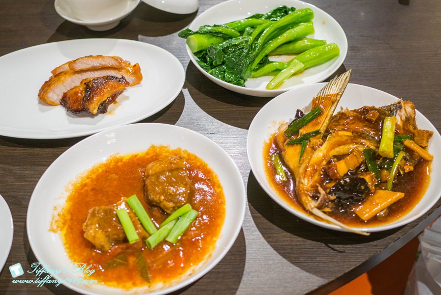 上順旅行社之星夢郵輪玩什麼?船上所有活動全紀錄/戶外泳池攀岩牆+室內VR賽車電競場/各種親子活動還有大型表演秀看不完