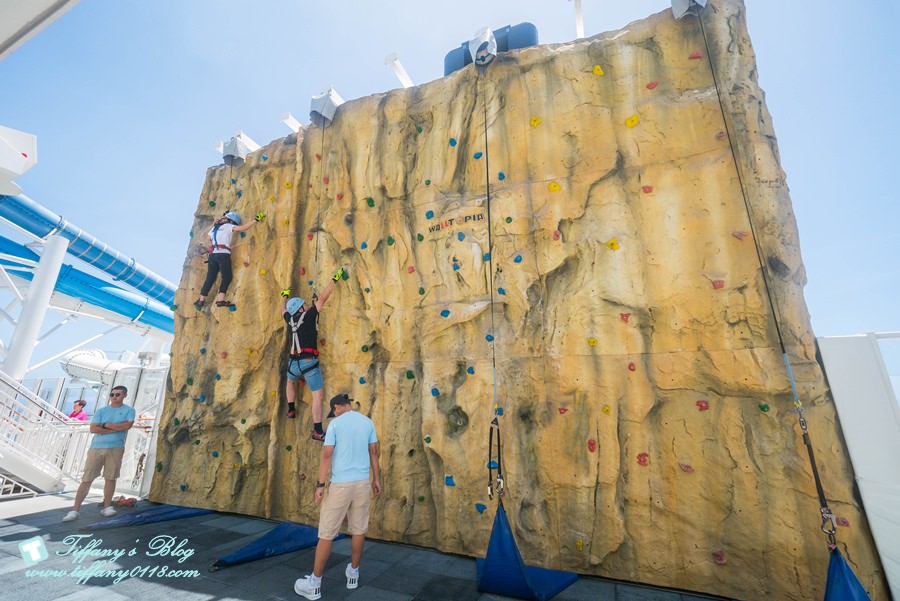 上順旅行社之星夢郵輪玩什麼?船上所有活動全紀錄/戶外泳池攀岩牆+室內VR賽車電競場/各種親子活動還有大型表演秀看不完