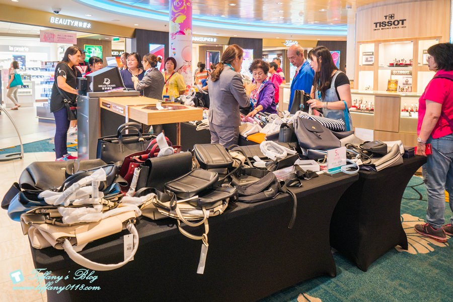 上順旅行社之星夢郵輪玩什麼?船上所有活動全紀錄/戶外泳池攀岩牆+室內VR賽車電競場/各種親子活動還有大型表演秀看不完