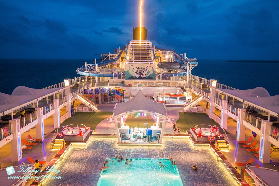 上順旅行社之星夢郵輪玩什麼?船上所有活動全紀錄/戶外泳池攀岩牆+室內VR賽車電競場/各種親子活動還有大型表演秀看不完