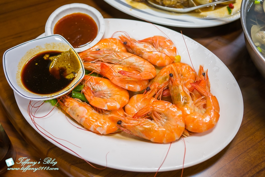 [宜蘭美食]甲富哥活海產/飯後超澎湃水果盤才是重點/好吃又便宜的宜蘭海鮮餐廳推薦