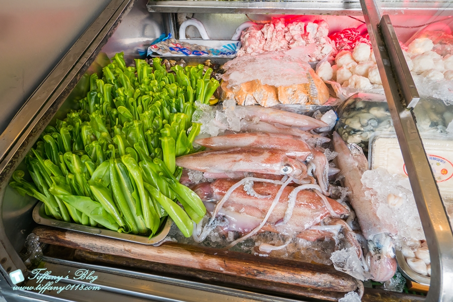 [宜蘭美食]甲富哥活海產/飯後超澎湃水果盤才是重點/好吃又便宜的宜蘭海鮮餐廳推薦