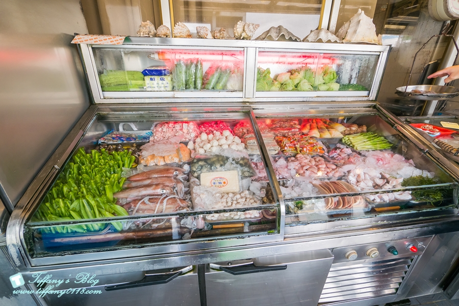 [宜蘭美食]甲富哥活海產/飯後超澎湃水果盤才是重點/好吃又便宜的宜蘭海鮮餐廳推薦