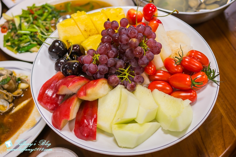 [宜蘭美食]甲富哥活海產/飯後超澎湃水果盤才是重點/好吃又便宜的宜蘭海鮮餐廳推薦