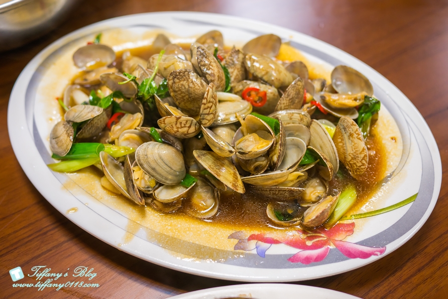 [宜蘭美食]甲富哥活海產/飯後超澎湃水果盤才是重點/好吃又便宜的宜蘭海鮮餐廳推薦