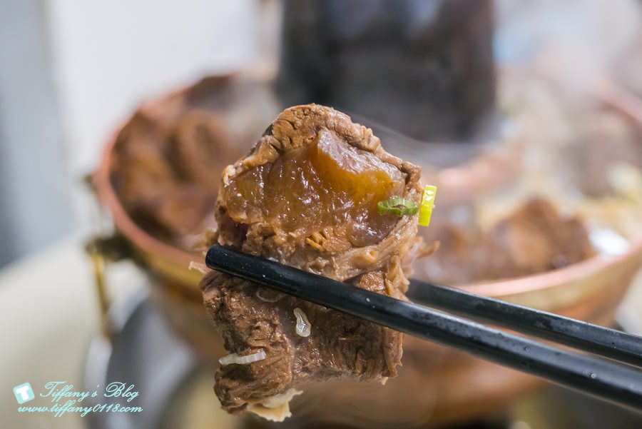 [台中美食]清真恩德元餃子館/台中必吃牛肉火鍋(附菜單)/沒預約吃不到的牛肉丸火鍋