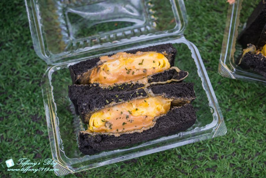 [台中住宿]歐非行旅/平價台中住宿推薦 /平日雙人房+gogoro任妳騎9hr不到2000元超划算/近審計新村及勤美綠園道的台中旅店