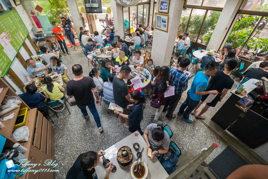 [台中美食]清真恩德元餃子館/台中必吃牛肉火鍋(附菜單)/沒預約吃不到的牛肉丸火鍋