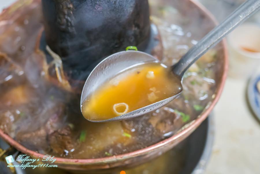 [台中美食]清真恩德元餃子館/台中必吃牛肉火鍋(附菜單)/沒預約吃不到的牛肉丸火鍋