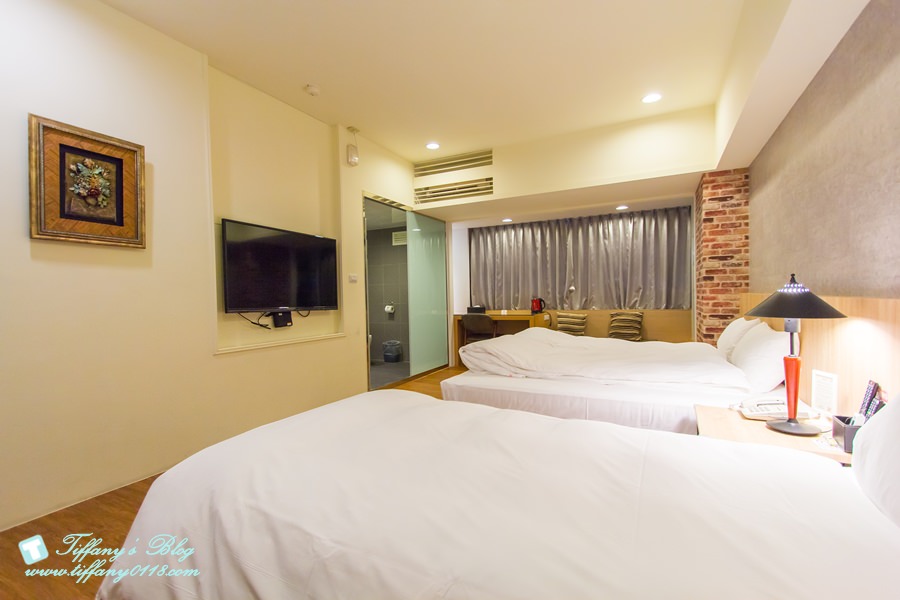 [台中住宿]歐非行旅/平價台中住宿推薦 /平日雙人房+gogoro任妳騎9hr不到2000元超划算/近審計新村及勤美綠園道的台中旅店