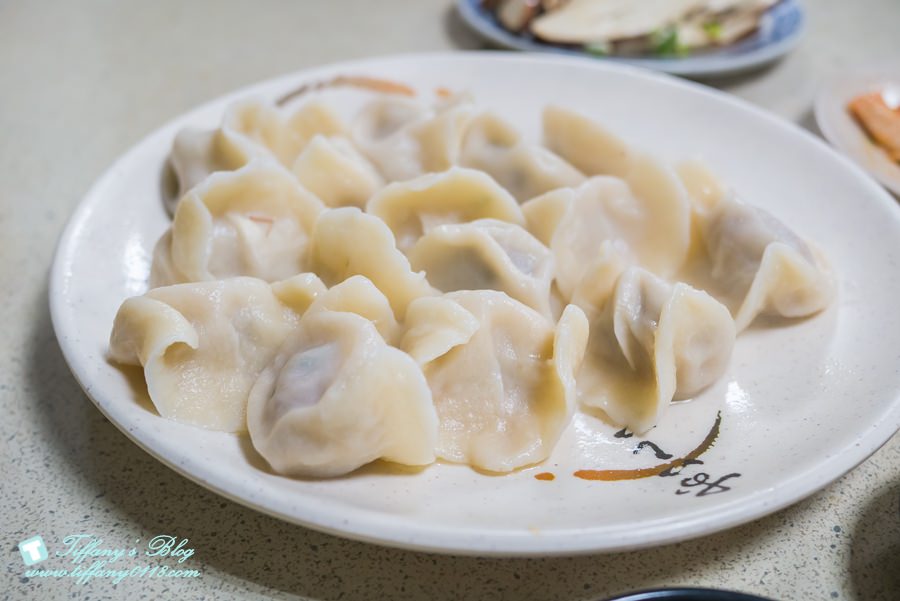 [台中美食]清真恩德元餃子館/台中必吃牛肉火鍋(附菜單)/沒預約吃不到的牛肉丸火鍋