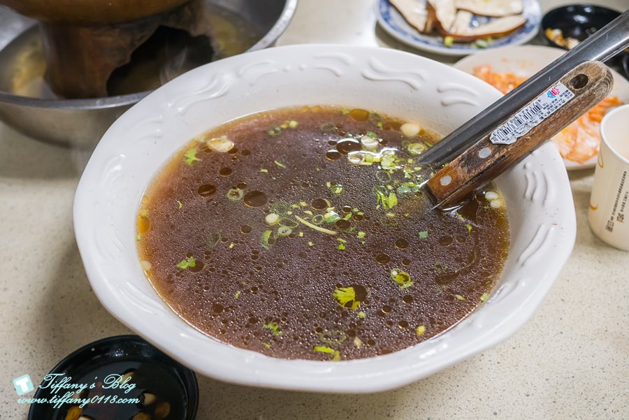 [台中美食]清真恩德元餃子館/台中必吃牛肉火鍋(附菜單)/沒預約吃不到的牛肉丸火鍋
