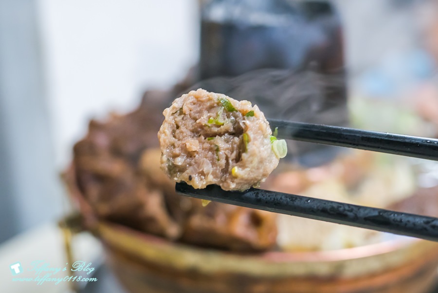 [台中美食]清真恩德元餃子館/台中必吃牛肉火鍋(附菜單)/沒預約吃不到的牛肉丸火鍋