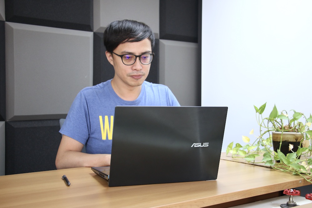 開箱 ASUS ZenBook Pro Duo UX581 旗艦筆電 ScreenPad Plus 內容創作者工作神器