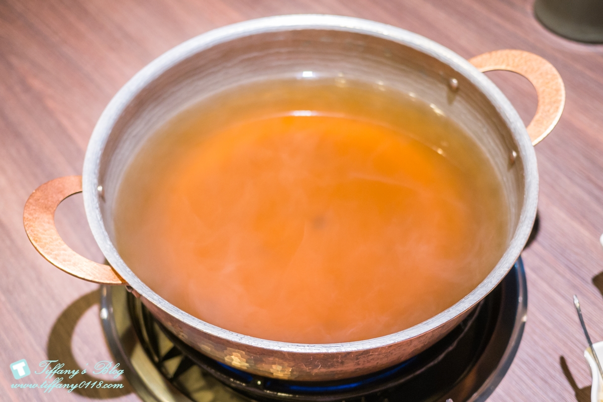 [蘆洲火鍋推薦]銅花精緻涮涮鍋/活龍蝦買一送一超划算/高檔食材+桌邊服務讓妳視覺味覺雙享受