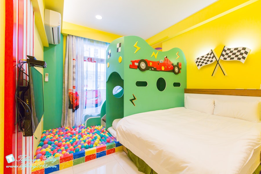 [宜蘭民宿推薦‧五結]米可親子民宿/主題式溜滑梯親子房型/戶外休憩空間+超大戲水池