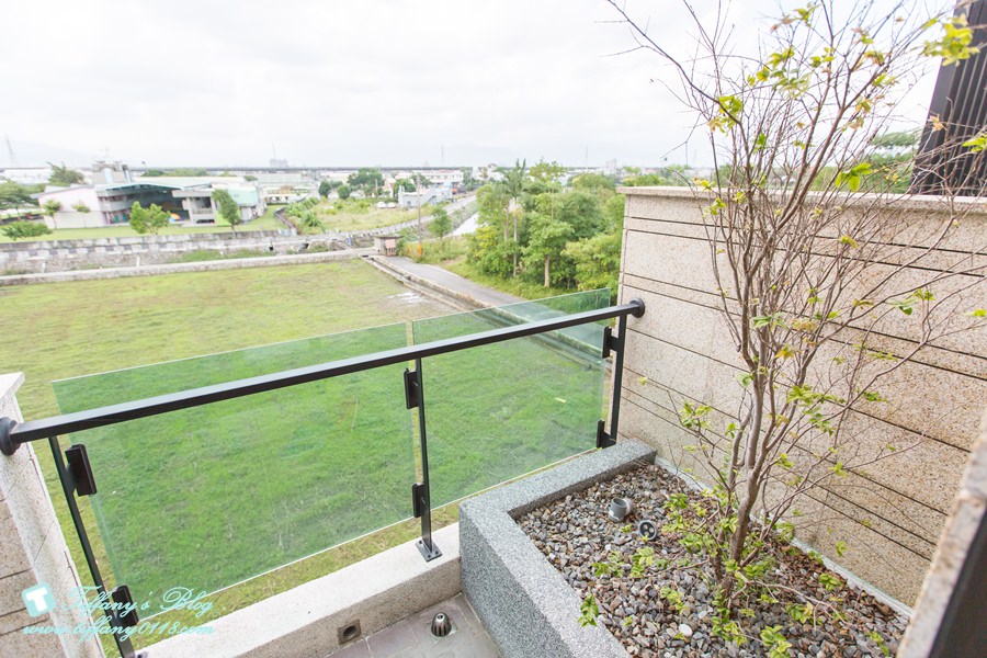 [宜蘭民宿推薦‧五結]米可親子民宿/主題式溜滑梯親子房型/戶外休憩空間+超大戲水池