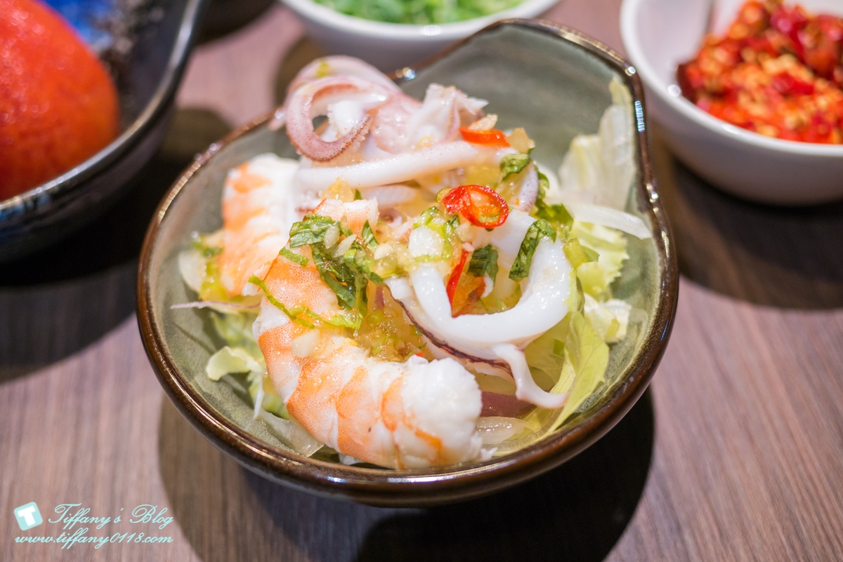 [蘆洲火鍋推薦]銅花精緻涮涮鍋/活龍蝦買一送一超划算/高檔食材+桌邊服務讓妳視覺味覺雙享受