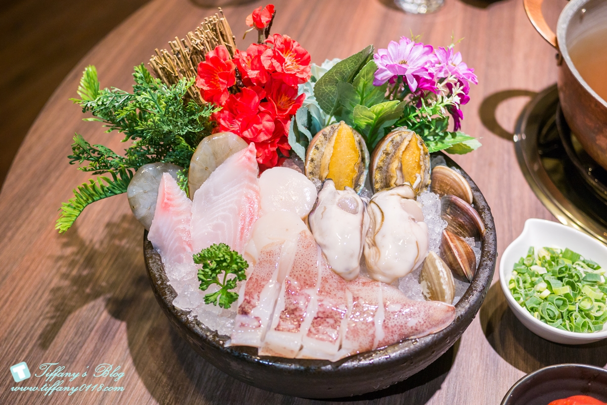 [蘆洲火鍋推薦]銅花精緻涮涮鍋/活龍蝦買一送一超划算/高檔食材+桌邊服務讓妳視覺味覺雙享受