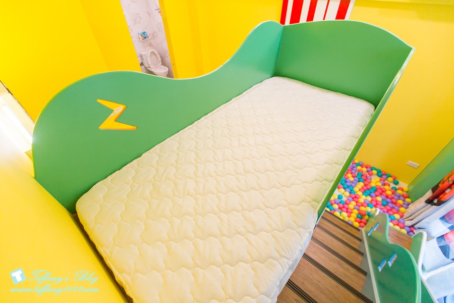 [宜蘭民宿推薦‧五結]米可親子民宿/主題式溜滑梯親子房型/戶外休憩空間+超大戲水池