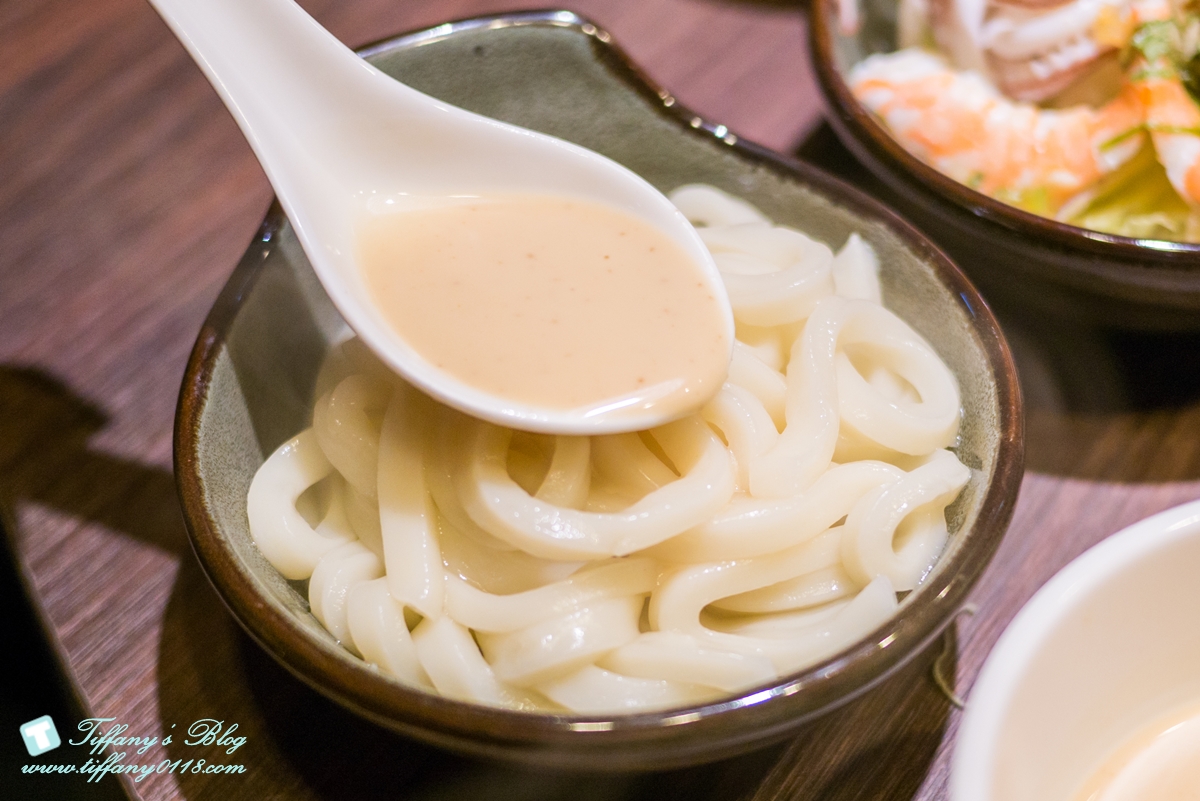 [蘆洲火鍋推薦]銅花精緻涮涮鍋/活龍蝦買一送一超划算/高檔食材+桌邊服務讓妳視覺味覺雙享受