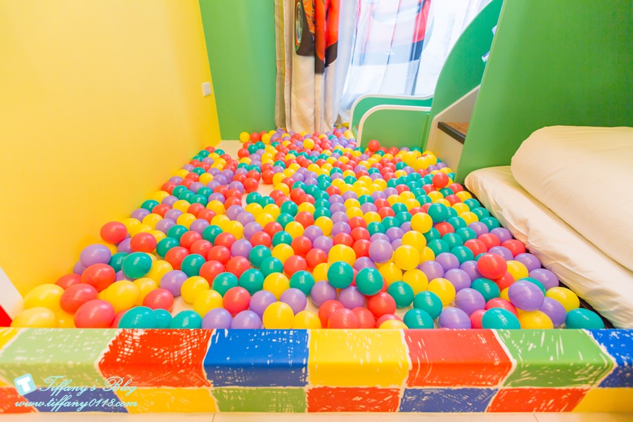 [宜蘭民宿推薦‧五結]米可親子民宿/主題式溜滑梯親子房型/戶外休憩空間+超大戲水池