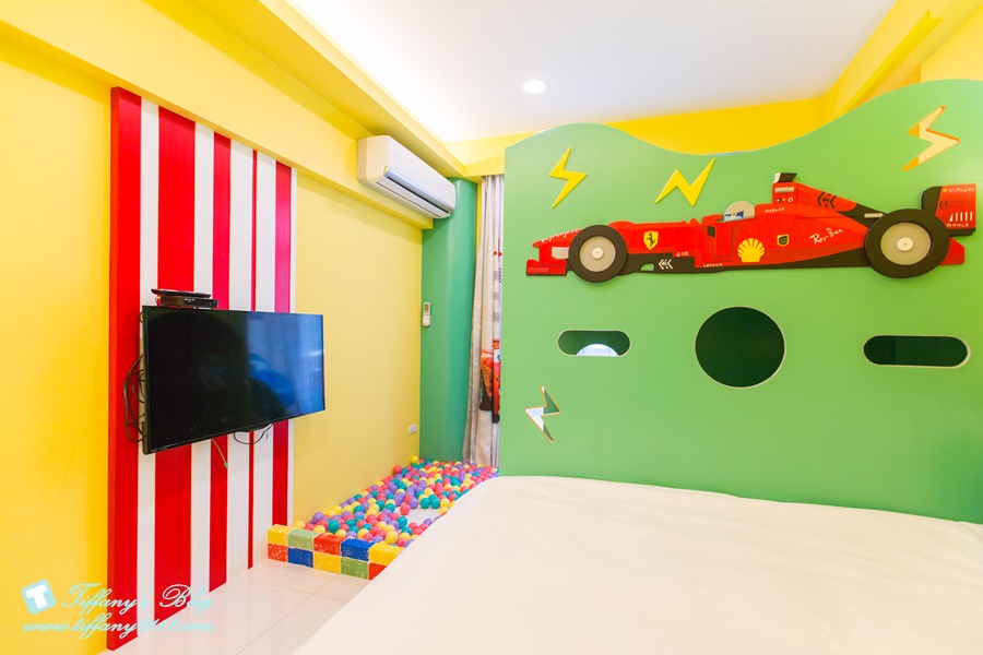 [宜蘭民宿推薦‧五結]米可親子民宿/主題式溜滑梯親子房型/戶外休憩空間+超大戲水池