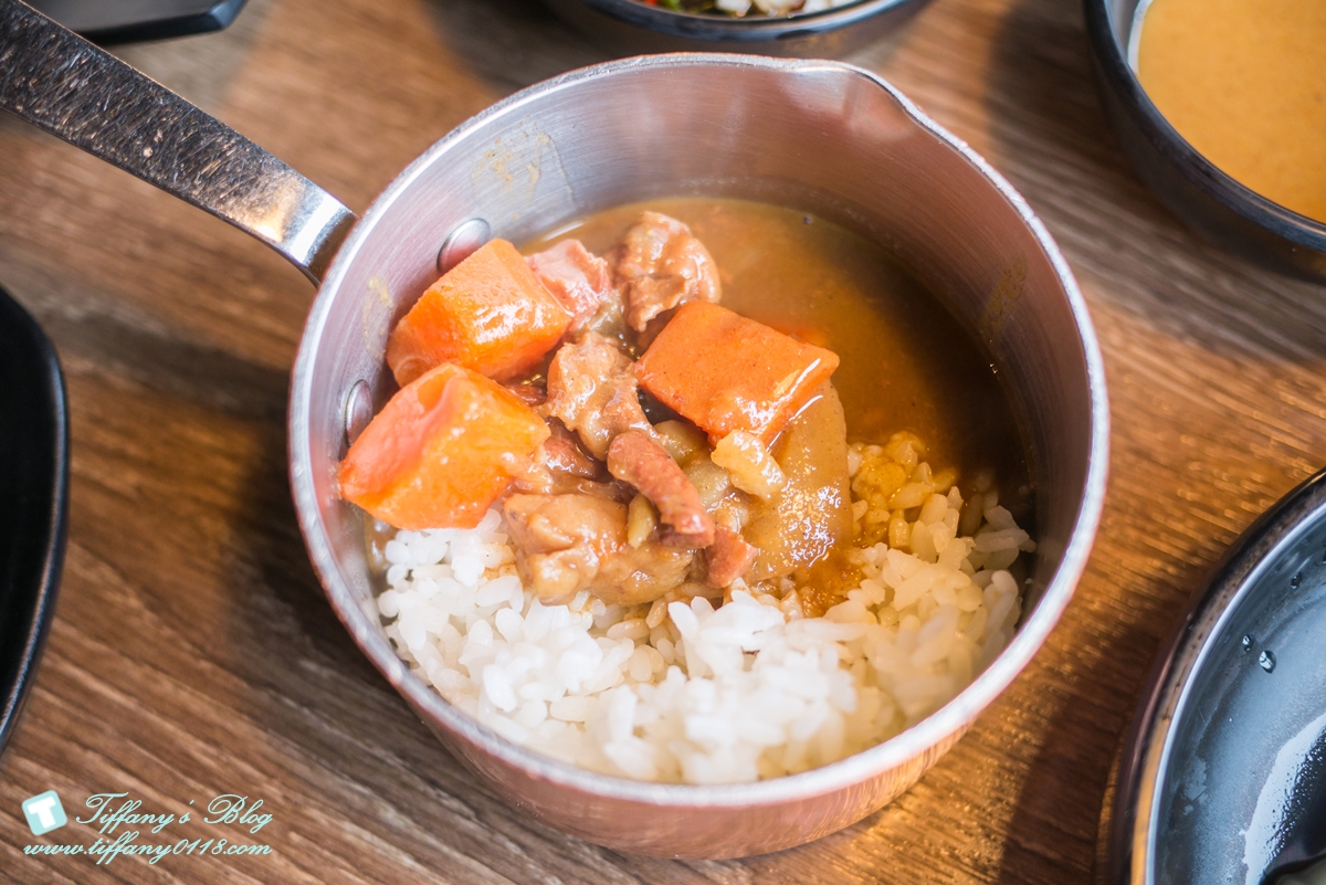 [西門町美食]新馬辣經典麻辣鍋漢中店(附菜單)/黑毛和牛+天使紅蝦+無骨牛小排+高檔海鮮吃到飽/食材新鮮超划算