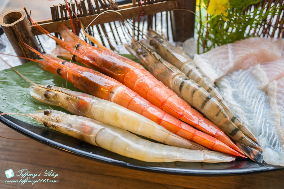 [西門町美食]新馬辣經典麻辣鍋漢中店(附菜單)/黑毛和牛+天使紅蝦+無骨牛小排+高檔海鮮吃到飽/食材新鮮超划算