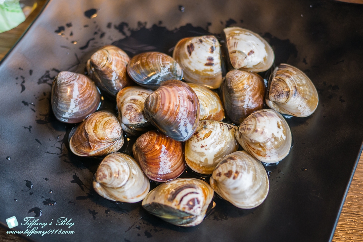 [西門町美食]新馬辣經典麻辣鍋漢中店(附菜單)/黑毛和牛+天使紅蝦+無骨牛小排+高檔海鮮吃到飽/食材新鮮超划算