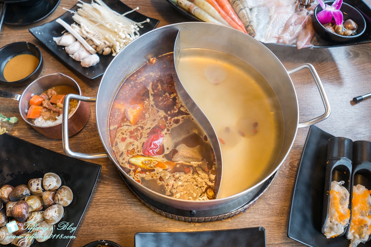 [西門町美食]新馬辣經典麻辣鍋漢中店(附菜單)/黑毛和牛+天使紅蝦+無骨牛小排+高檔海鮮吃到飽/食材新鮮超划算