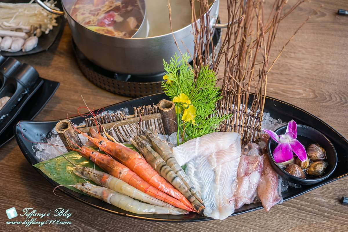 [西門町美食]新馬辣經典麻辣鍋漢中店(附菜單)/黑毛和牛+天使紅蝦+無骨牛小排+高檔海鮮吃到飽/食材新鮮超划算