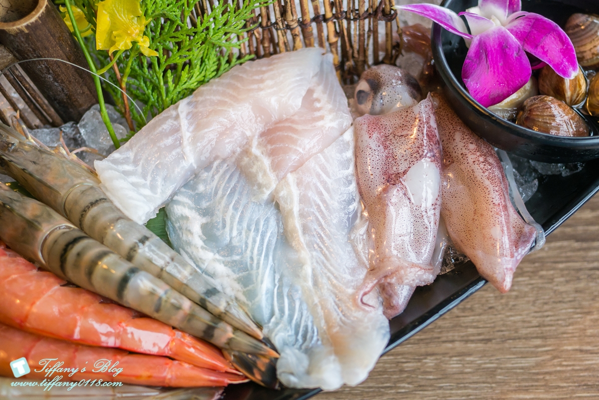 [西門町美食]新馬辣經典麻辣鍋漢中店(附菜單)/黑毛和牛+天使紅蝦+無骨牛小排+高檔海鮮吃到飽/食材新鮮超划算