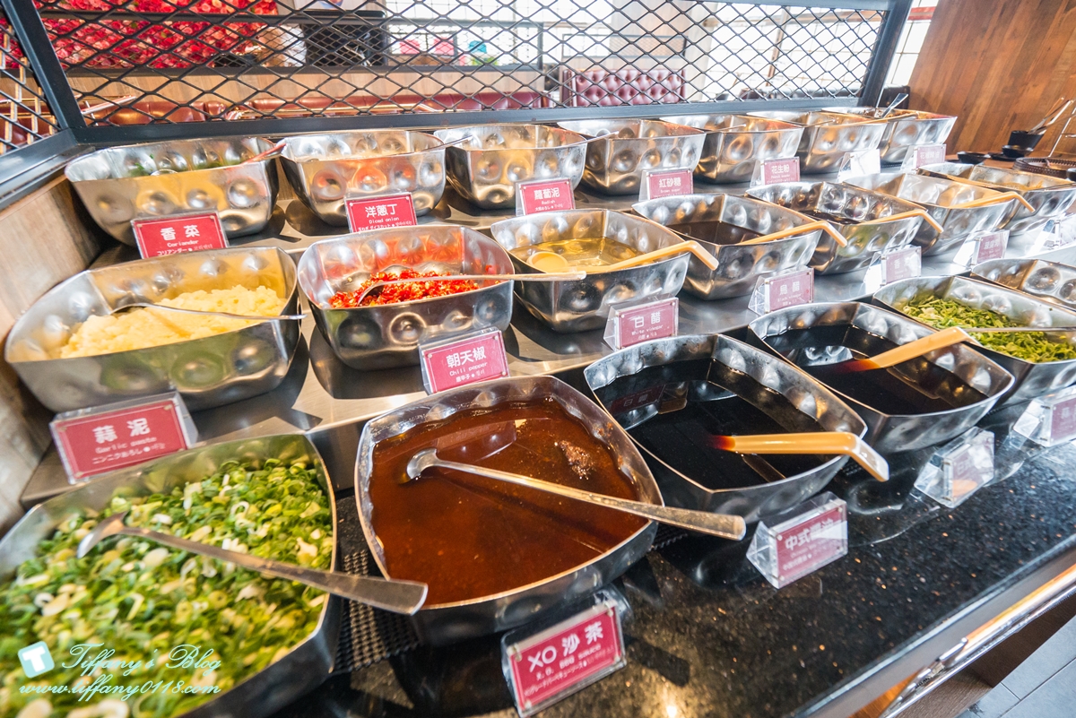 [西門町美食]新馬辣經典麻辣鍋漢中店(附菜單)/黑毛和牛+天使紅蝦+無骨牛小排+高檔海鮮吃到飽/食材新鮮超划算