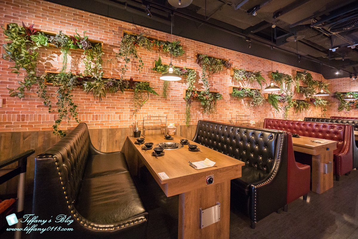 [西門町美食]新馬辣經典麻辣鍋漢中店(附菜單)/黑毛和牛+天使紅蝦+無骨牛小排+高檔海鮮吃到飽/食材新鮮超划算