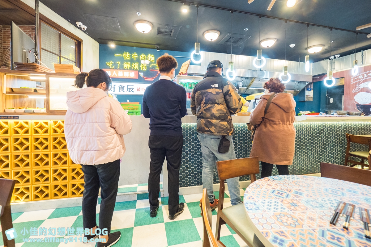 [信義區美食]思鄉病解憂牛肉麵/在藥局裡吃牛肉麵/連2屆台北國際牛肉麵節大賽冠軍/遠百信義A13美食