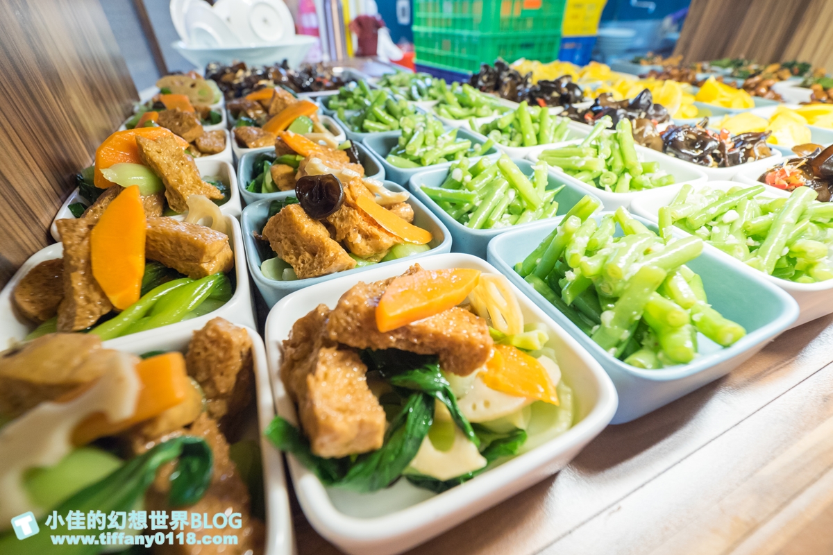[信義區美食]思鄉病解憂牛肉麵/在藥局裡吃牛肉麵/連2屆台北國際牛肉麵節大賽冠軍/遠百信義A13美食