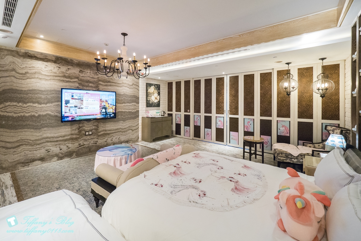 [台中住宿推薦]芭蕾城市渡假旅店/全台唯一獨角獸親子房型超夢幻/Villa主題房型寬敞又有特色