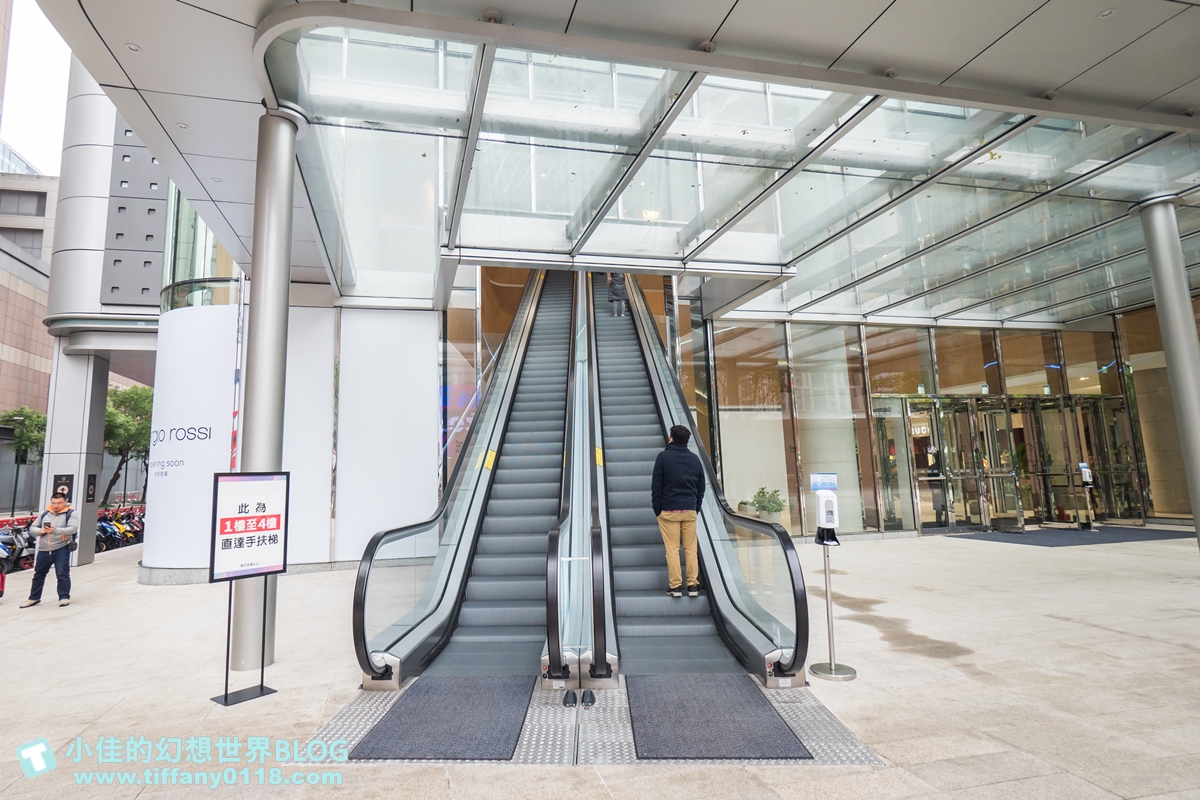 [信義區美食]思鄉病解憂牛肉麵/在藥局裡吃牛肉麵/連2屆台北國際牛肉麵節大賽冠軍/遠百信義A13美食