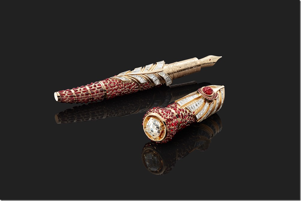123844 萬寶龍高藝術性系列向泰姬瑪哈陵致敬限量款1—權力象徵，筆身鑲嵌紅寶石原石，孔雀羽毛鑲嵌狹長方形切割鑽石，中央鑲嵌一顆弧面切磨的刻花紅寶石