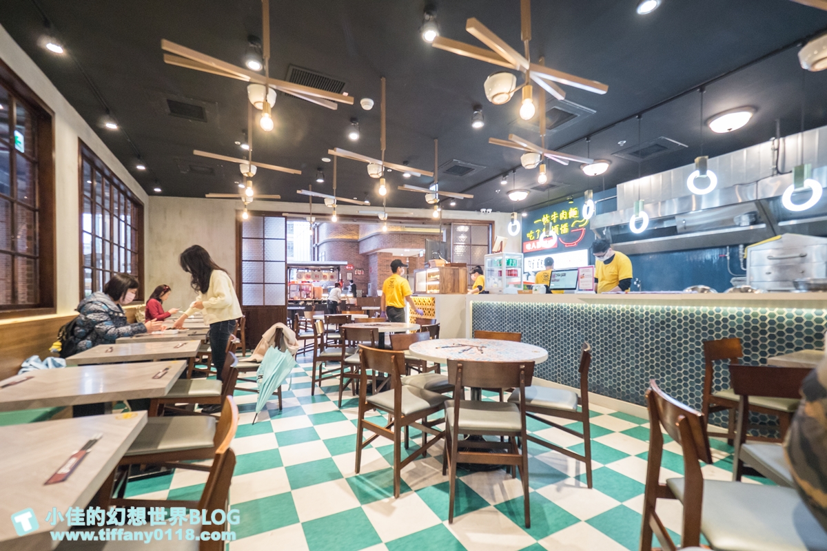 [信義區美食]思鄉病解憂牛肉麵/在藥局裡吃牛肉麵/連2屆台北國際牛肉麵節大賽冠軍/遠百信義A13美食