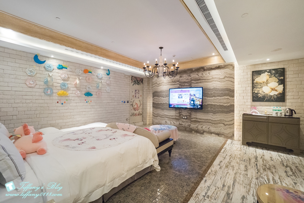 [台中住宿推薦]芭蕾城市渡假旅店/全台唯一獨角獸親子房型超夢幻/Villa主題房型寬敞又有特色