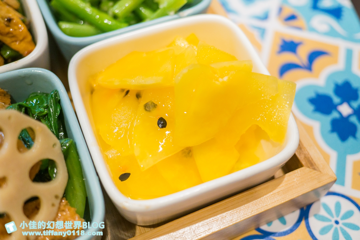 [信義區美食]思鄉病解憂牛肉麵/在藥局裡吃牛肉麵/連2屆台北國際牛肉麵節大賽冠軍/遠百信義A13美食