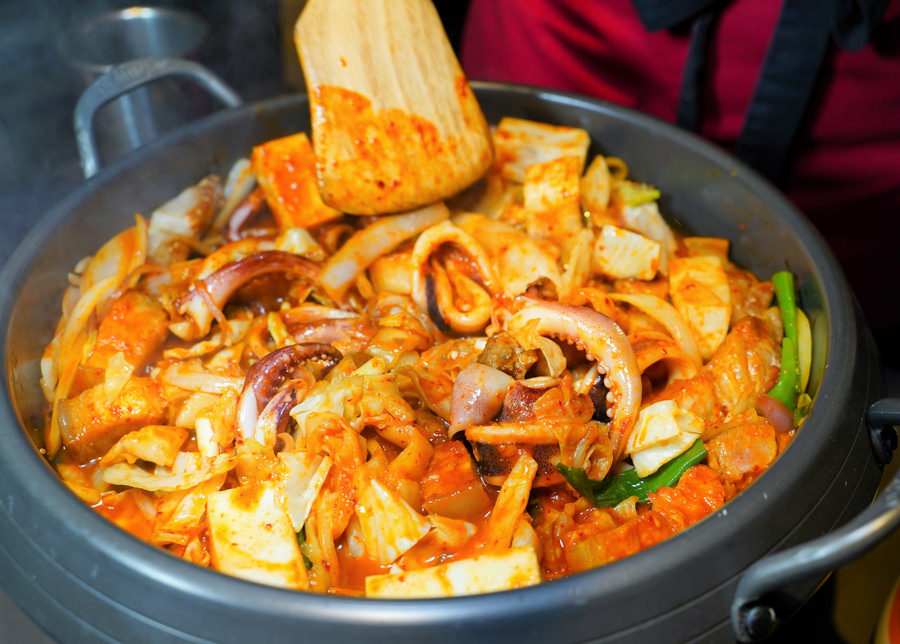 韓式料理 豆腐煲 聚餐 親子 夠味 小菜免費 韓國料理 家樂福