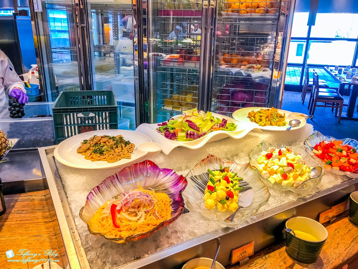 [台北美食]欣葉日本料理吃到飽(信義店)/台北吃到飽餐廳推薦/當月壽星免費扭蛋一次/認識欣葉員工享4人同行1人免費