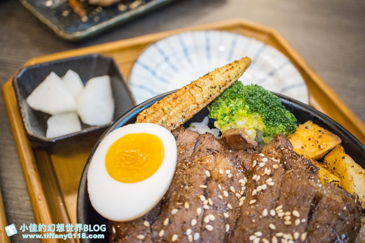 [微風台北車站美食]大河屋燒肉丼串燒(附菜單)/味噌湯飲料喝到飽/丼飯跟串燒都好吃